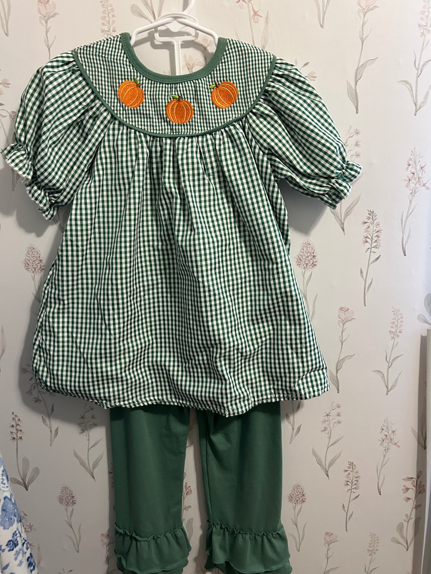 Green gingham girl pumpkin set