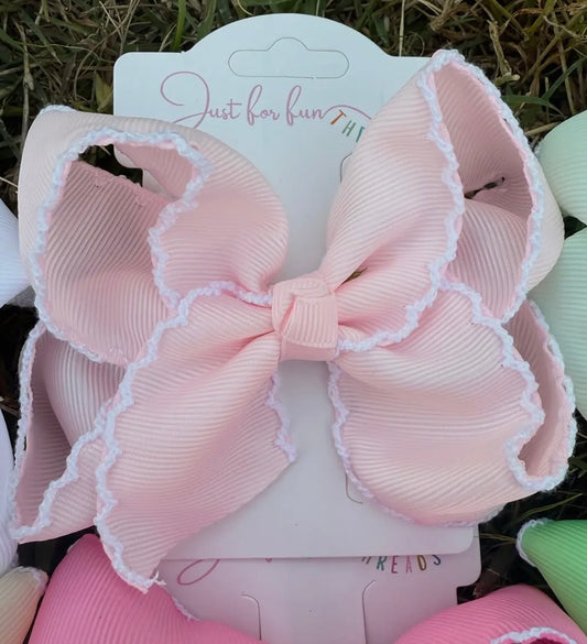 Light pink 4” moonstitched bow